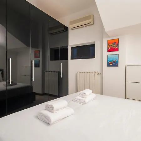 Ihost - Lattanzio 11 * Milán